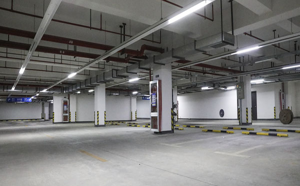 J9直营集团电子车库红外雷达感应灯管如何实现照明功能